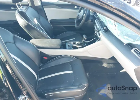 2021 Kia K5 Lxs z USA, uszkodzony, nr VIN 5XXG14J26MG026934